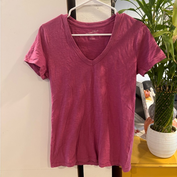 Universal Thread Fuchsia Tee - Picture 1 of 2